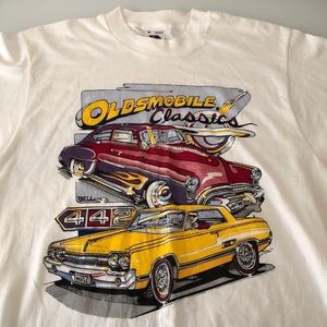 Vintage Oldsmobile classics T shirt size M .